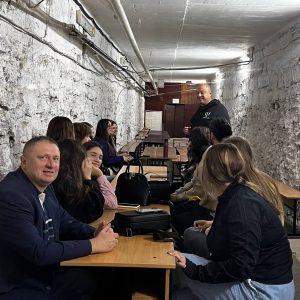 Міждисциплінарний дискурс використання методів психології в управлінських підходах: Сучасний філософський погляд
